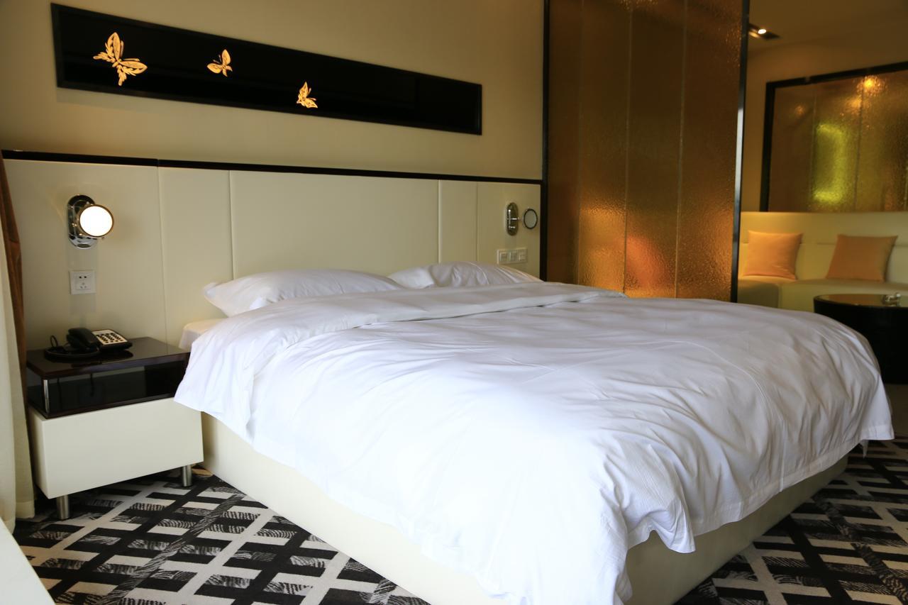 D•Mark Hotel Guiyang  Dış mekan fotoğraf